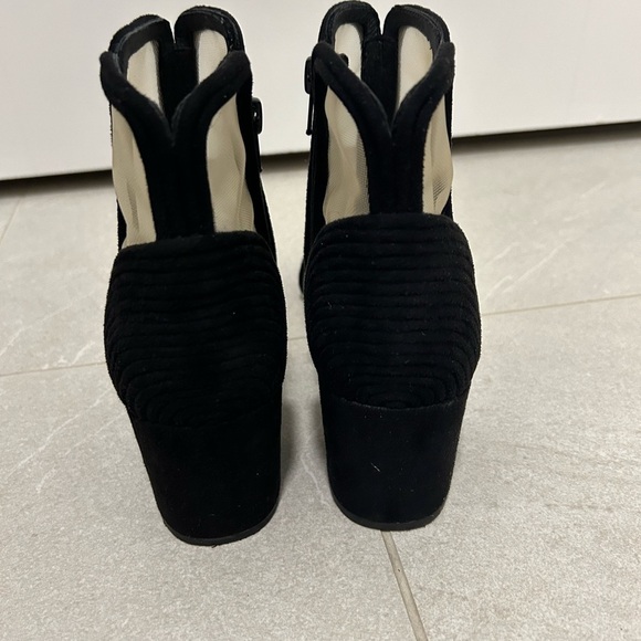 Elegant Black Ankle Booties - Picture 7 of 11